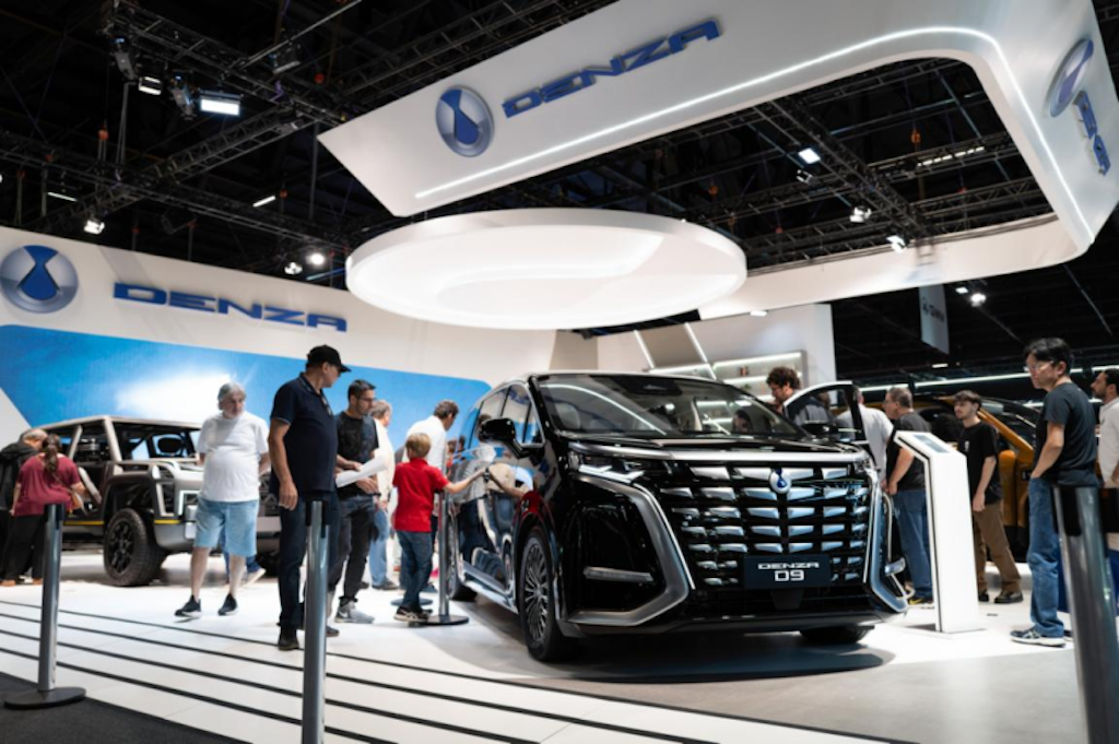 20251202_1764645401419610.png 腾势之夜:“九球天后”潘晓婷成腾势D9第30万辆车主1127.png