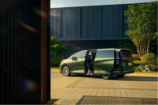 【新闻稿】同问道,共从容!五大共鸣诠释旗舰标准:极狐问道V9上市19.48万起0